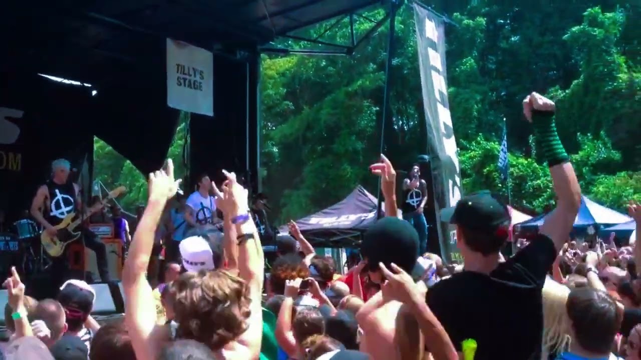 Lostprophets - Rooftops (Live at Warped Tour 2012, Atlanta GA)