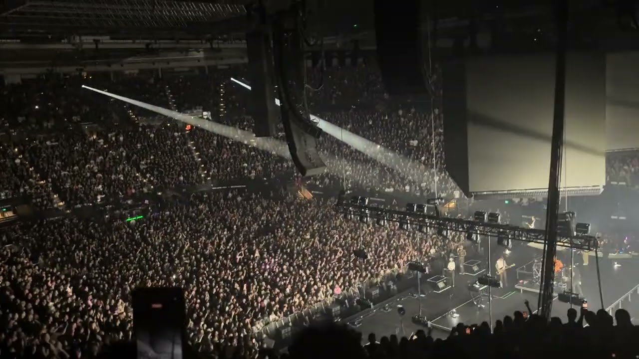 Linkin Park-Bleed It Out  (Live At Rod Laver Arena  Melbourne 8/3/26)
