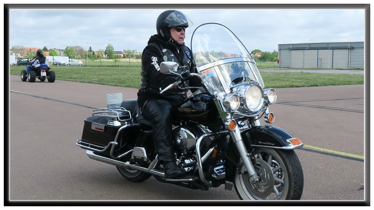 Biker zeigen Herz für Kinder - Dessau - 2019