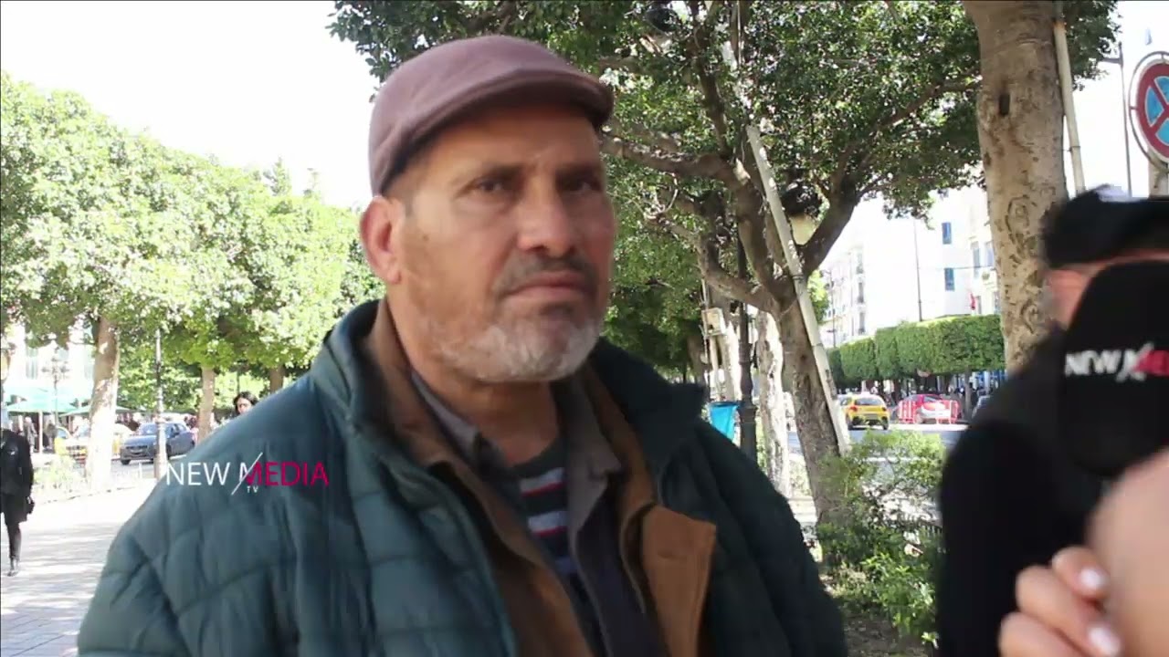 يشتغل في الإنتصاب الفوضوي من عهد بورقيبة ..  نبيع في مصاحف قرأنية و حجزولي النصبة  ​..  😮​🇹🇳​