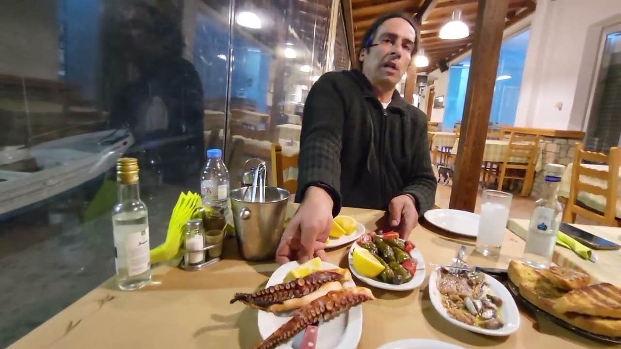 Εφαγα το καλύτερο λιαστό  χταπόδι  στα κάρβουνα στο εστιατόριο Κοχύλι στο Ηραιον Σάμος