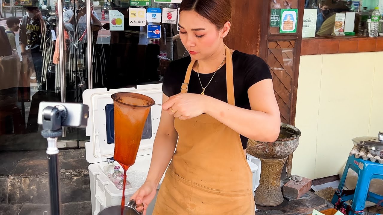 Beautiful Thai Lady! The Most Popular Coffee Lady in  Bangkok - Ploy Sai Coffee / Thai Street Food