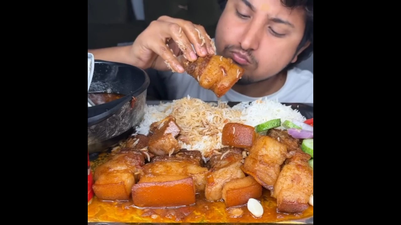 ASMR: EATING SPICY PORK CURRY🔥 BASMATI RICE || #shorts #mukbangn#asmreating #mukbangasmr #asmr