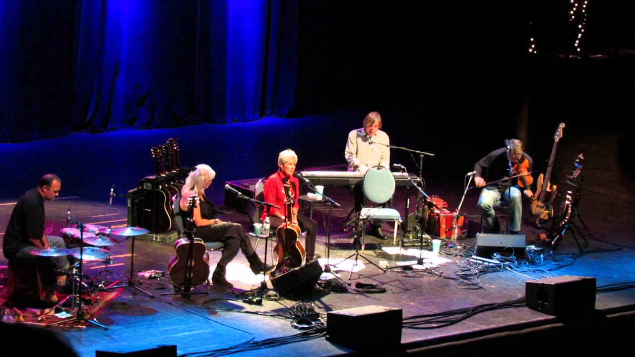 Emmylou Harris, Joan Baez and Jackson Browne - Before the Deluge