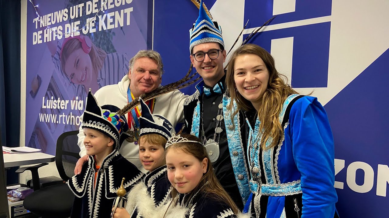 Prins Mart dun Urste en prinses Anna van Blaosdonk op bezoek bij Dianne en Erik-jan in de studio