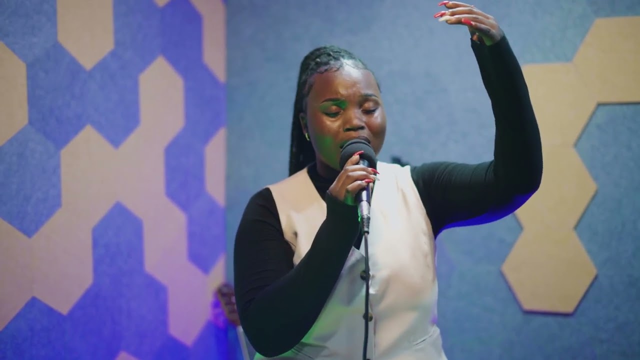 Reconnaissance - Elsia Mwadi (Live Recording)