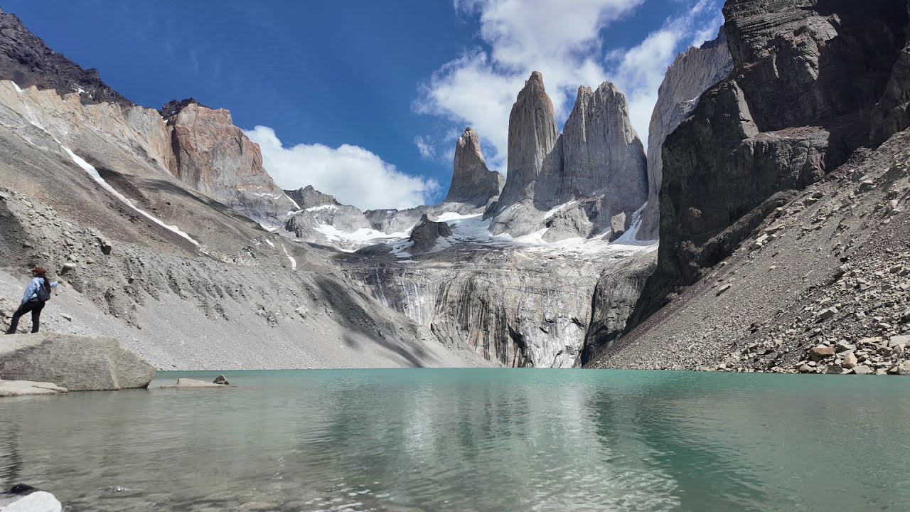 Drumeție în parcul Torres del Paine, Patagonia