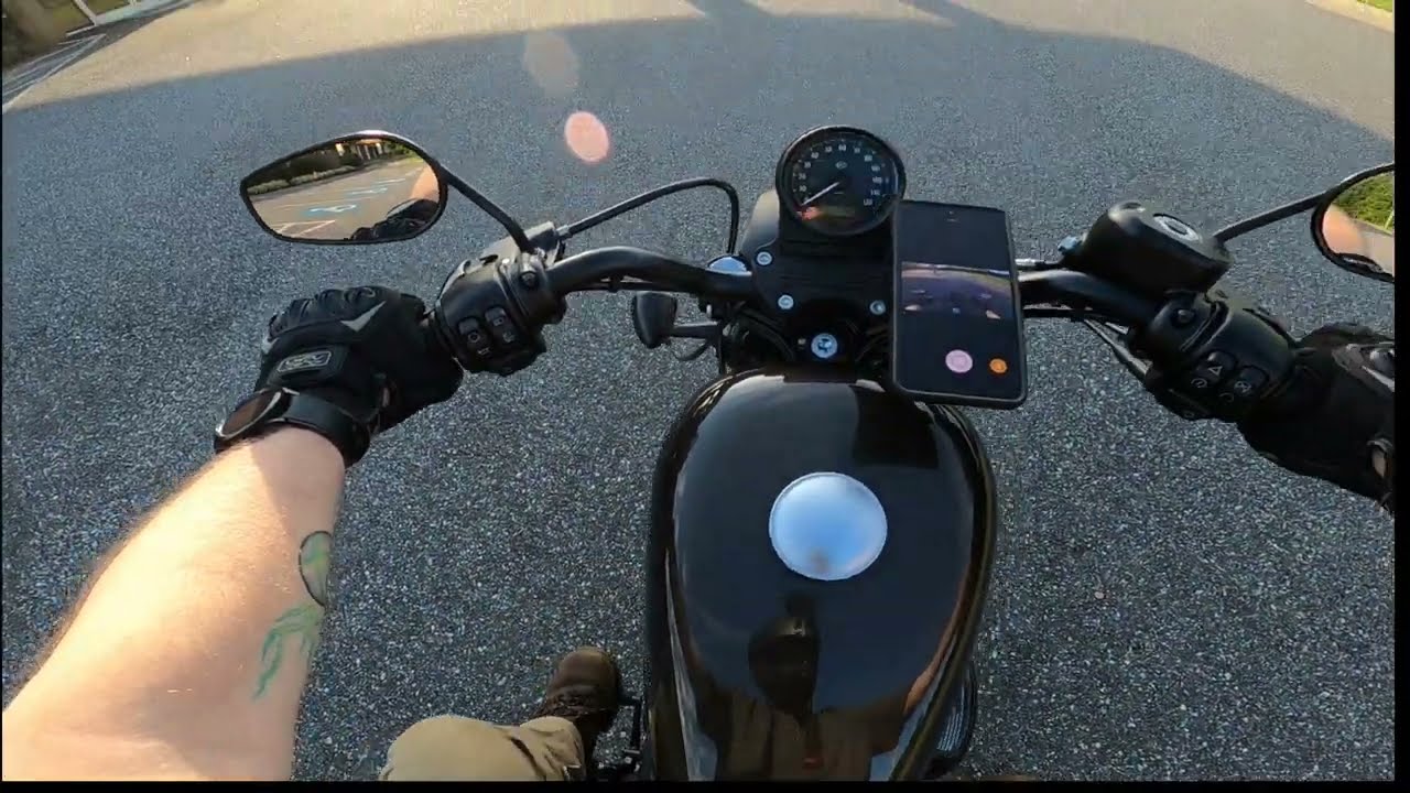 Nice Saturday Morning ride 2020 Harley Davidson Iron 883 , Vance & Hines twin slash slip on exhaust