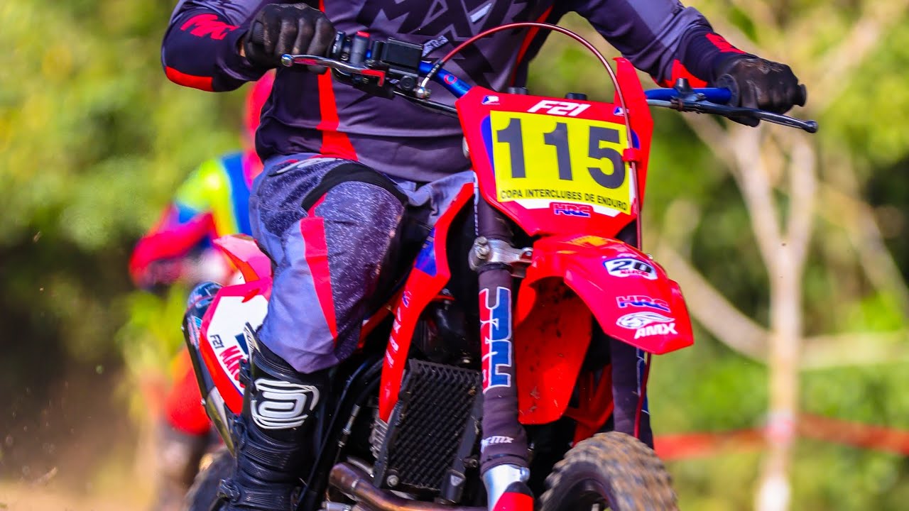 Acelerando a XRE300 no enduro