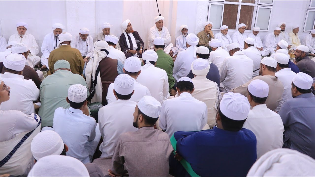 قصيدة: بصوت المنشد ابراهيم طاهر الهدار-بحضور الحبيب عمر بن حفيظ-ضمن حولية الحبيب محمد الهدار