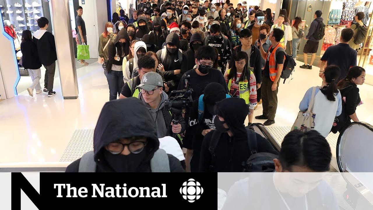 Hong Kong protests spill into malls on Christmas
