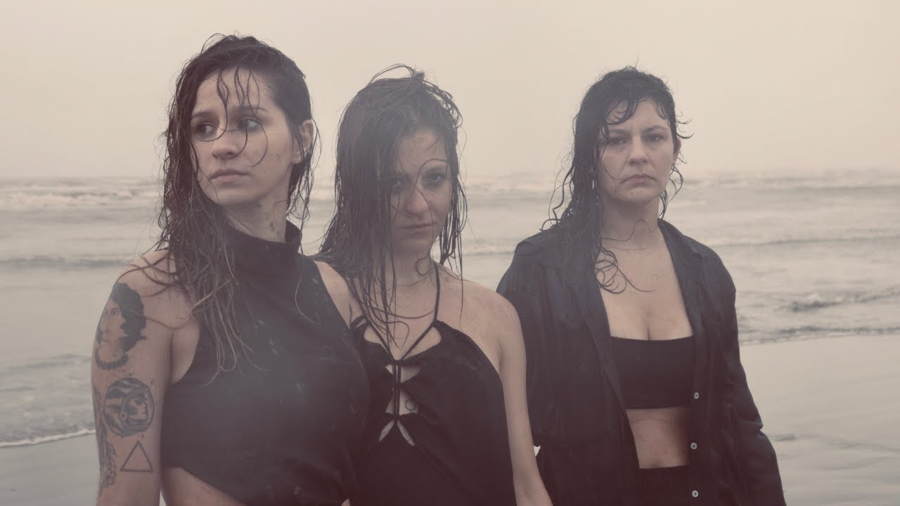 O Escape É Seu Olhar - Giovanna Moraes, Natália Noronha & Cris Botarelli (Clipe Oficial)