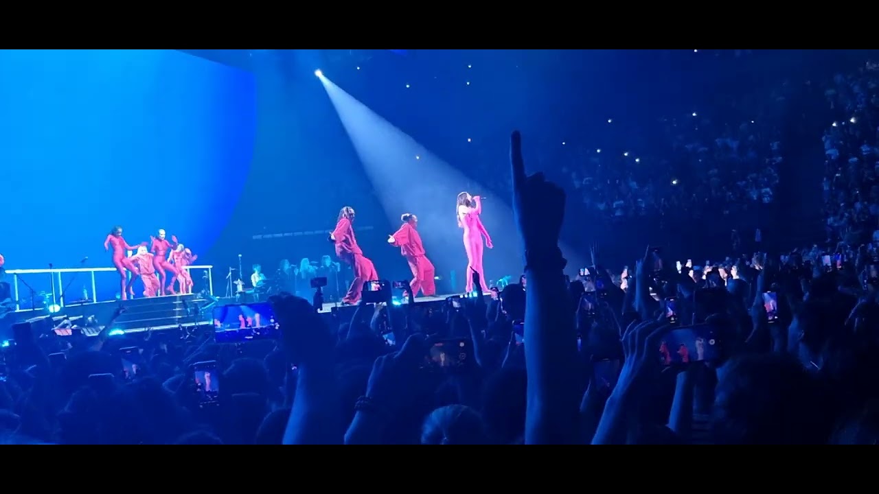 DUA LIPA Accorhotels Arena Paris 15/05/2022