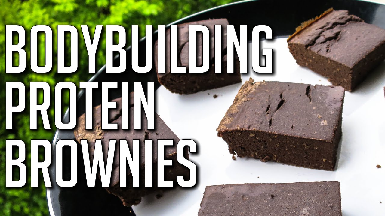 BROWNIES WHILE CUTTING: Low-Carb Protein Brownies