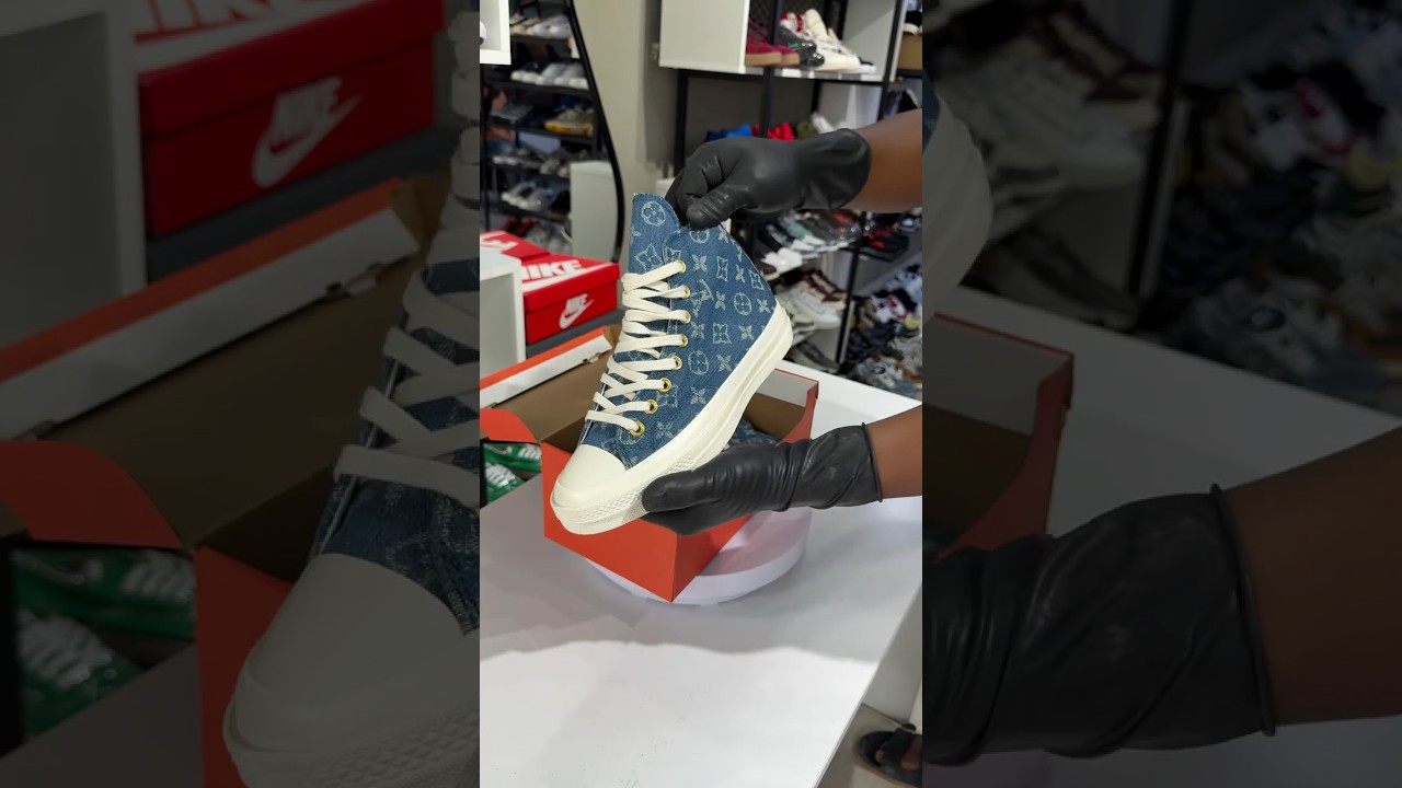 Unboxing with me & drop you thoughts below. #converseallstars #converse #christeknix #conversecons