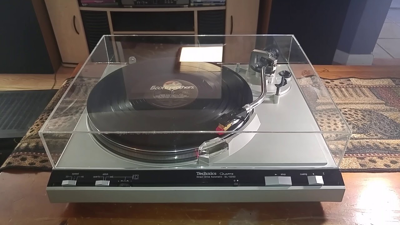 Technics SL 5200 Quartz Direct Drive Semi Auto Turntable