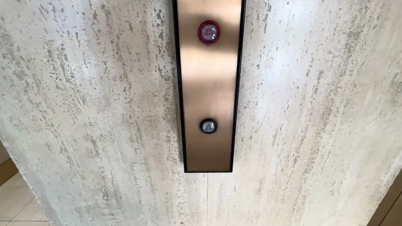 Elevator 3421 North Causeway Boulevard