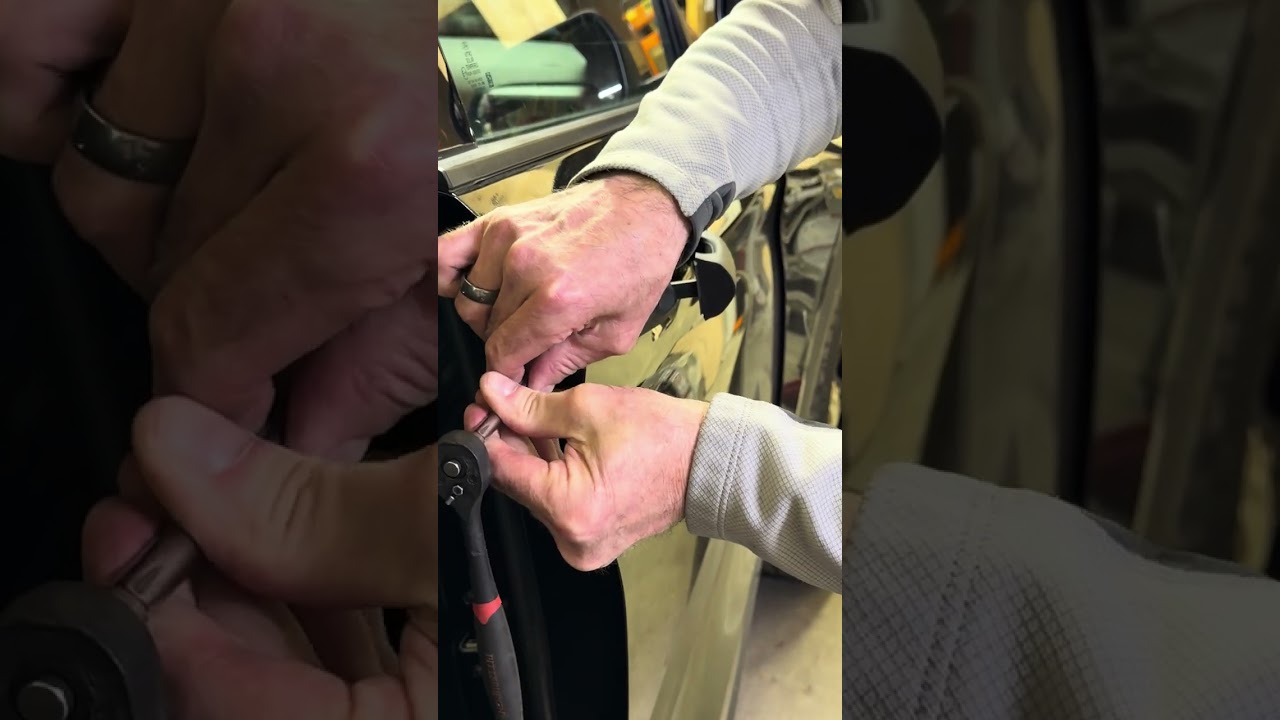 2021 Explorer (Police Interceptor) Door Lock and Handle Removal 
