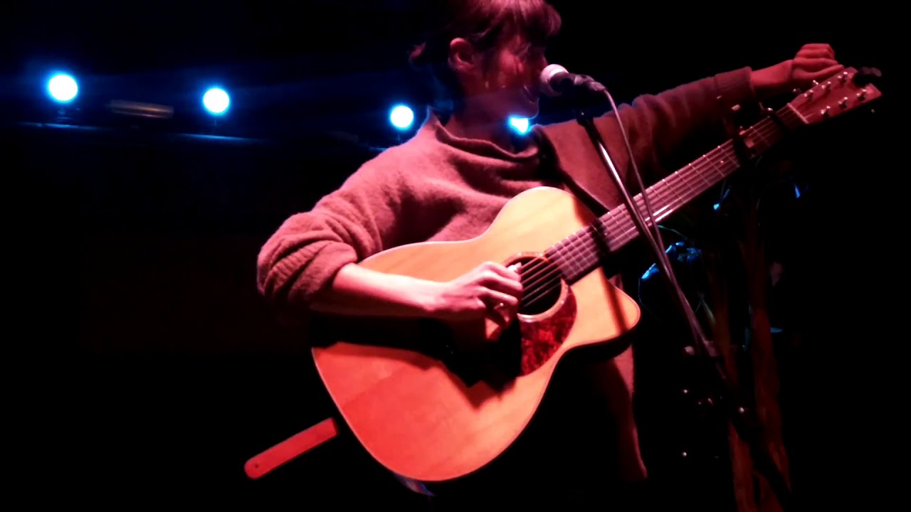 Adrianne Lenker (Big Thief) - No Limit (if love is blind) (Live at the Charlatan in Gent, Jan 2019)