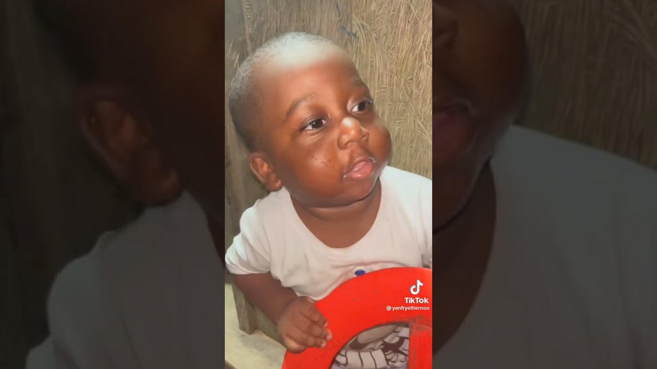 Tio prestame el 📱y me dejo cargar 👶🏿👶🏿 Tia Paola - Yanfri