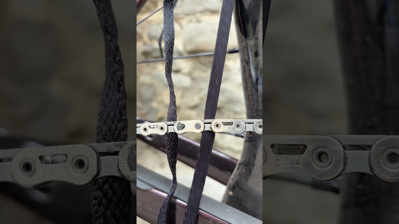 🧵 Cyclists, Shoelace Chain Link Hack! ⛓