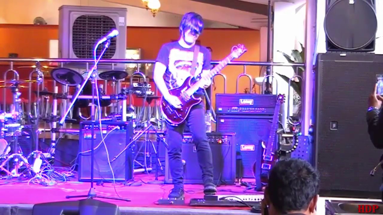 TARAZ  BISTARA SOLO GUITAR At DEPO PELITA SOKARAJA