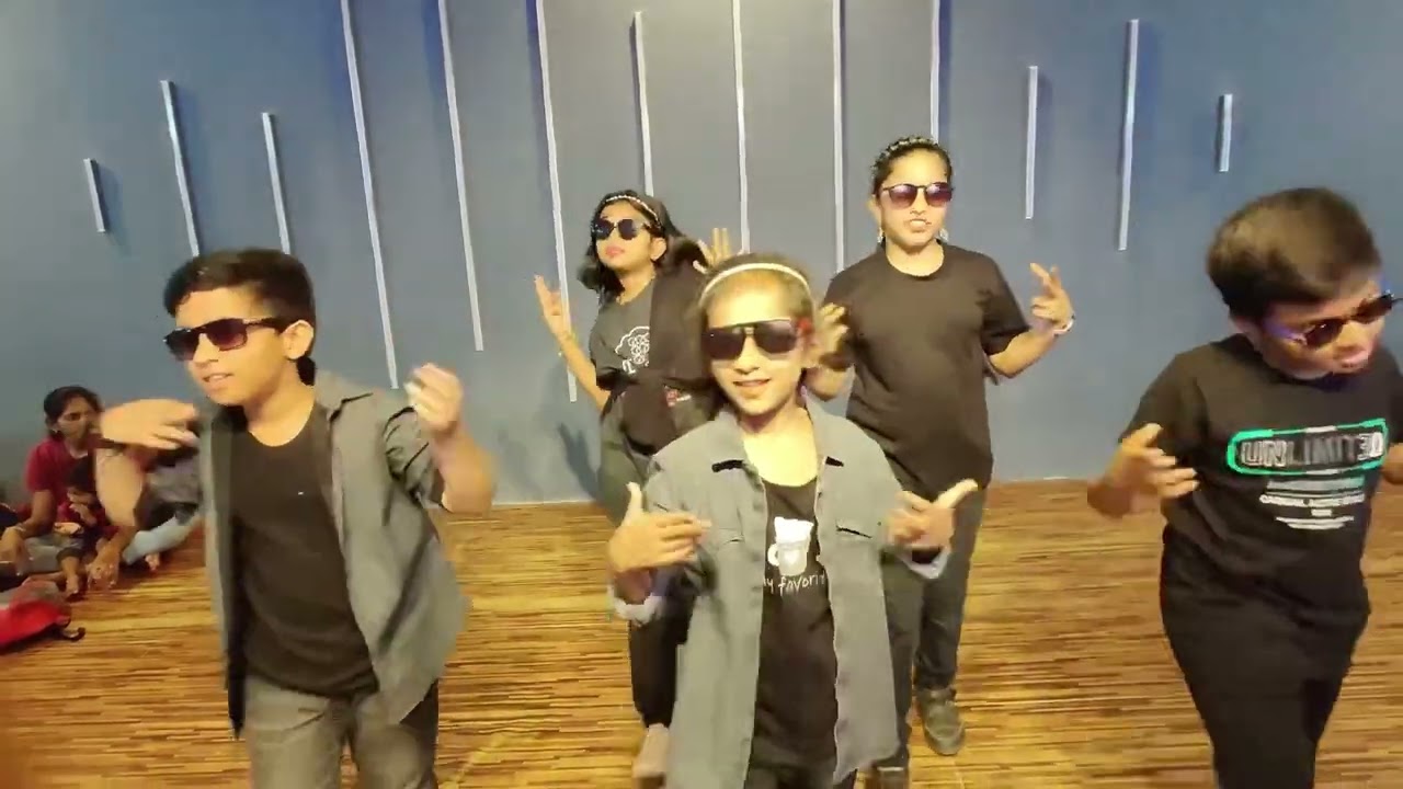 Kala chasma by kids group #choreography #shivajanjarala#katrinakaif #kalachashma #trending