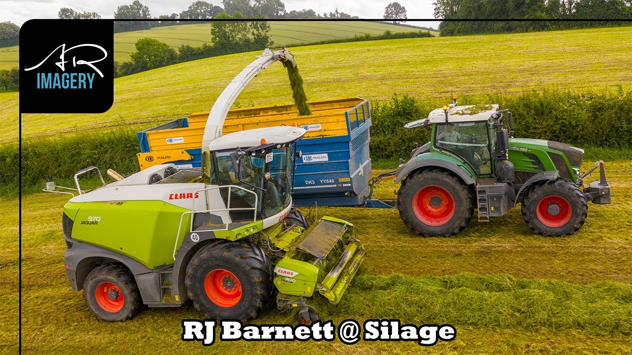 Claas Jaguar 970 Chopping Grass | Silage for AD Plant with Fendt Tractors