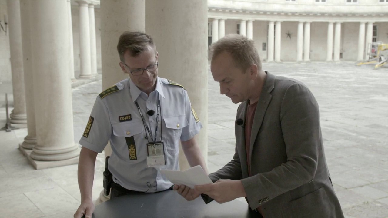 Politiet fremstiller egne p-tilladelser ved Politigården - DR Nyheder