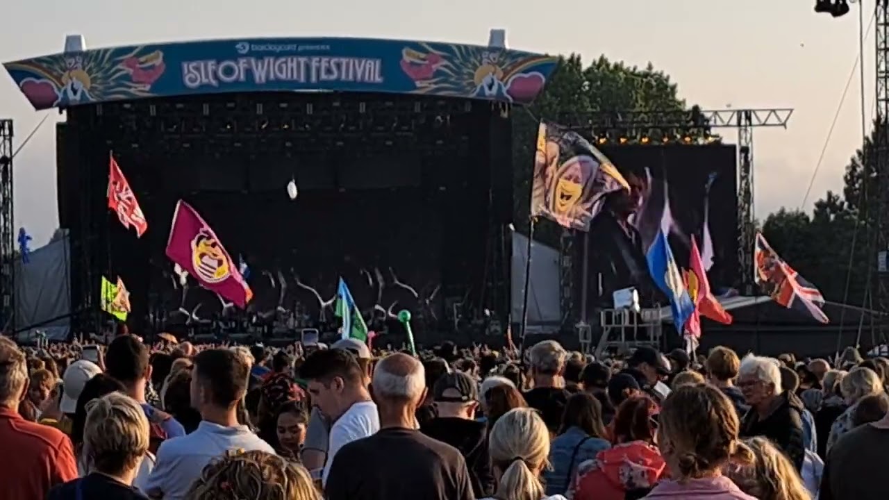 Blonde @isleofwightfest the tide is high