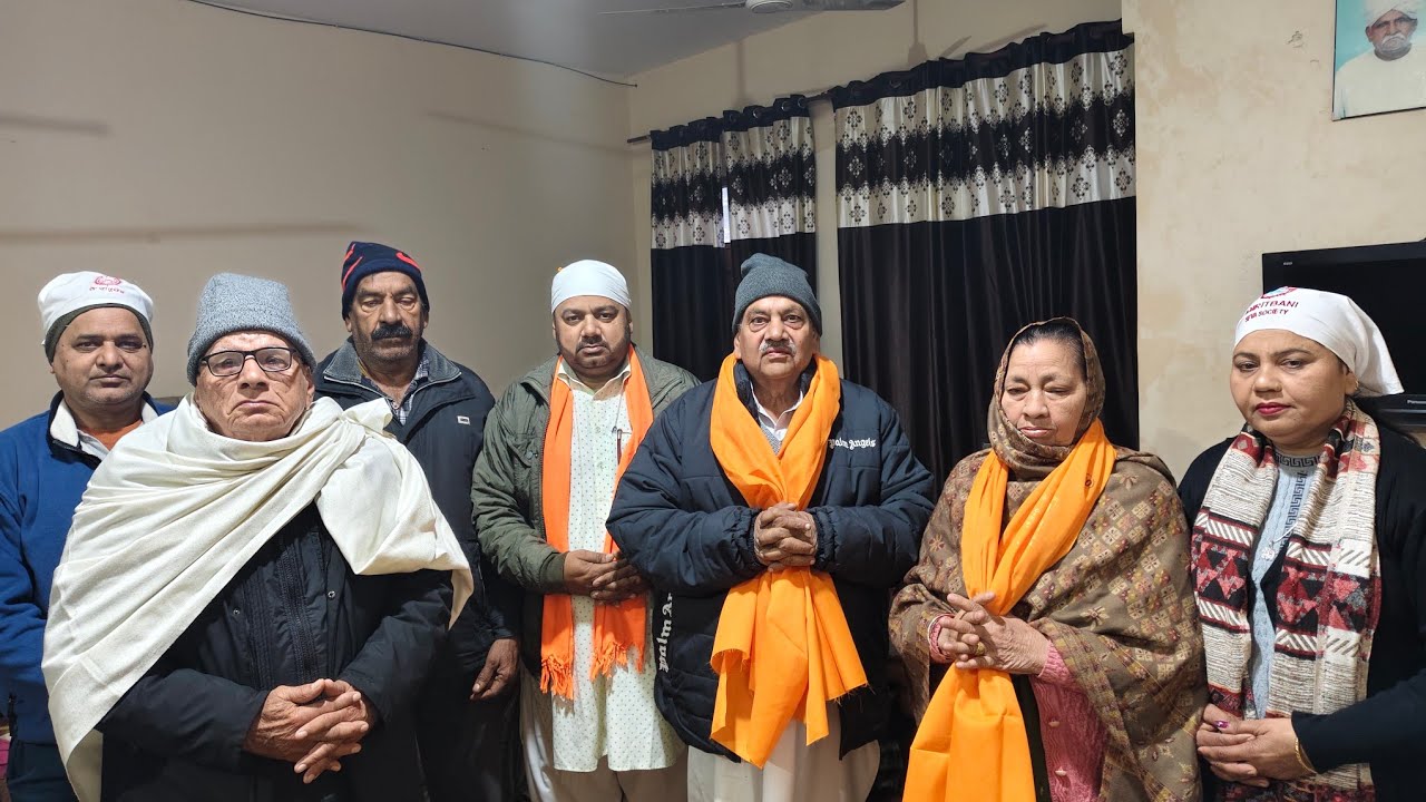 Shri Mulakh Raj Ji Ke Greh Pr Sangat New Abadi Jallowal Ki Parbhatferi