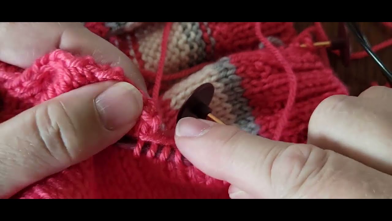 Apprendre à relever des mailles sur un col tricot, première partie de quatre: bandes de finitions