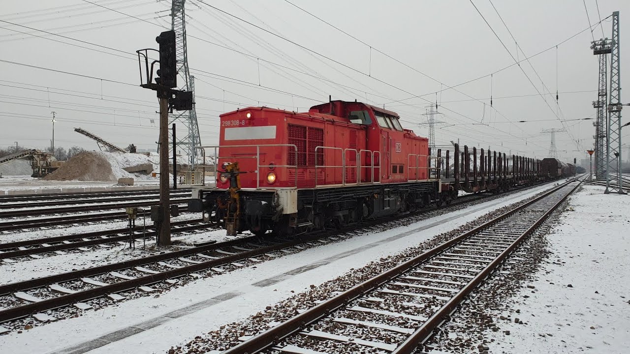 D-DB 298 308-8 mit EZK 53084 (BNO - WE) bei der Abfahrt in Berlin Nordost
