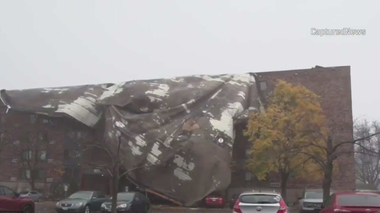 Powerful winds blow roof off Elk Grove Village apartment building