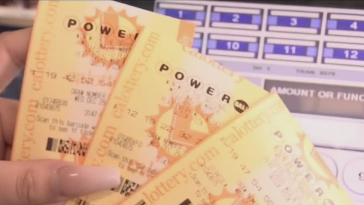 Powerball climbs to $1.9 billion