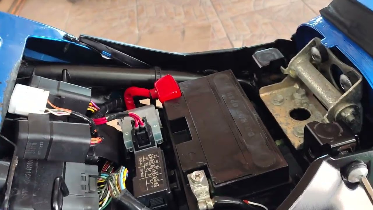 Tirar banco da gsx 750 (teste)