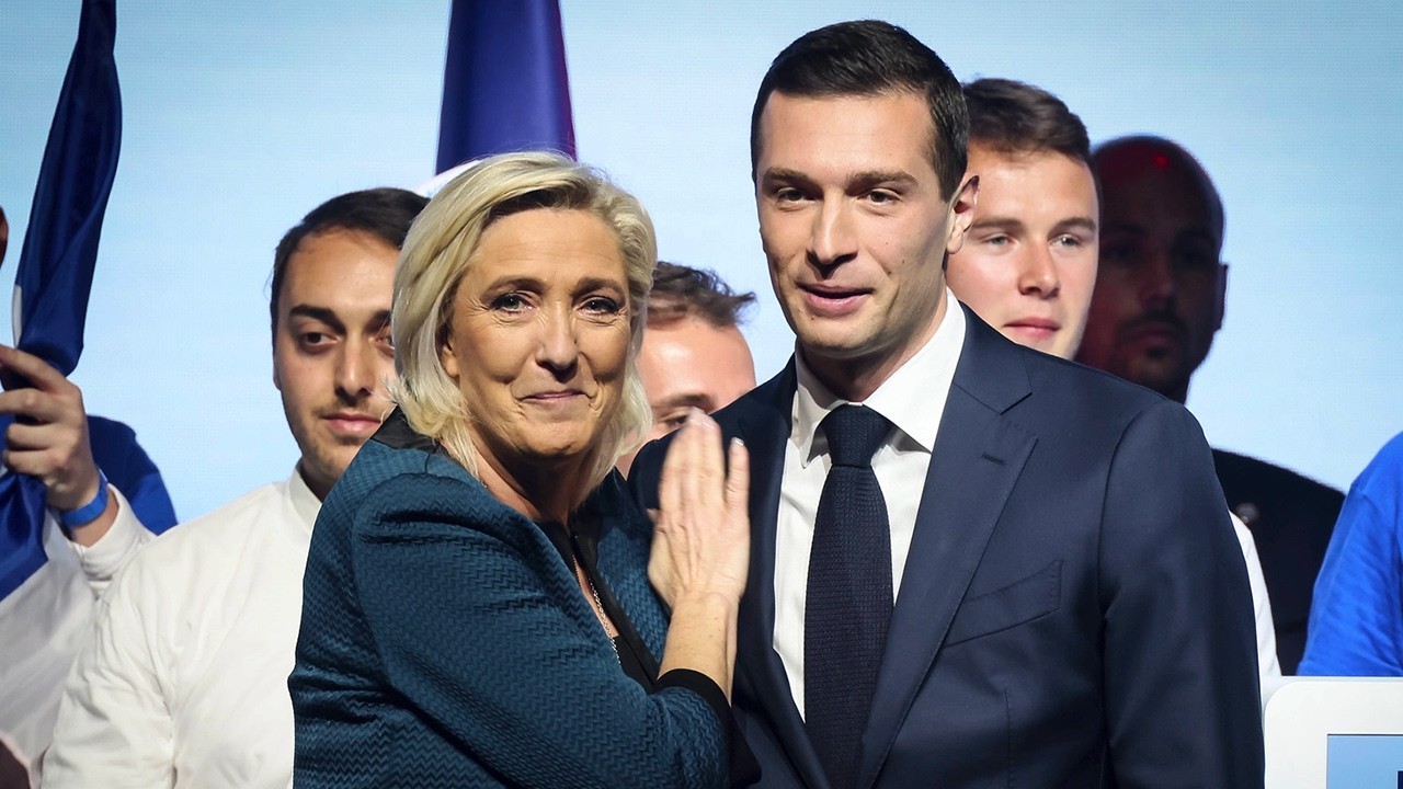 Procès du RN : «je ne sais pas qui sera candidat, mais qui fera campagne : M.Le Pen et J.Bardella»