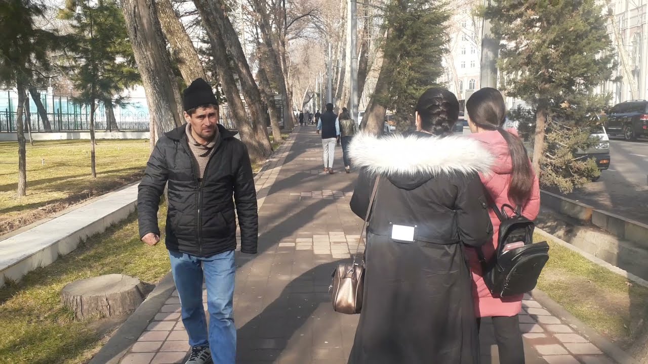 Тамошои Душанбе. Центр назди МедИнститут. Пединиститут. Tajikistan.