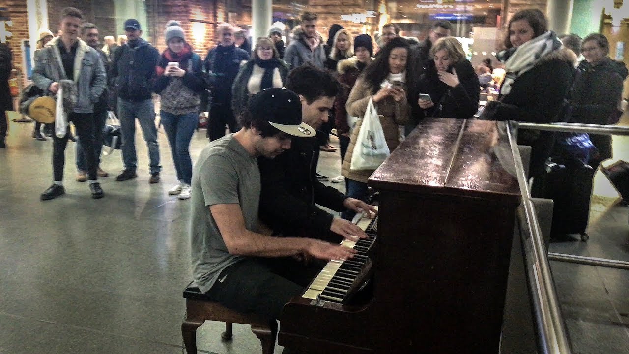2 Guys at Train Station Play STAR WARS - Crowd is Amazed!