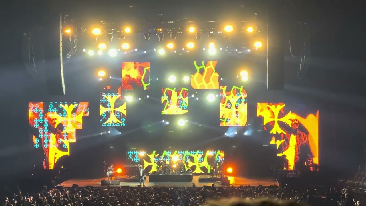 Don't You (Forget About Me) - Simple Minds Live at Climate Pledge Arena in Seattle 5/17/2025 Cam B
