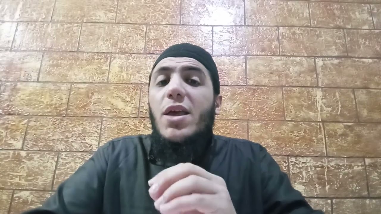 مسلم لا يفعل هذا فهو متشبه باليهودي والنصراني           الكبائر (إفطار رمضان ـ ترك الحج )