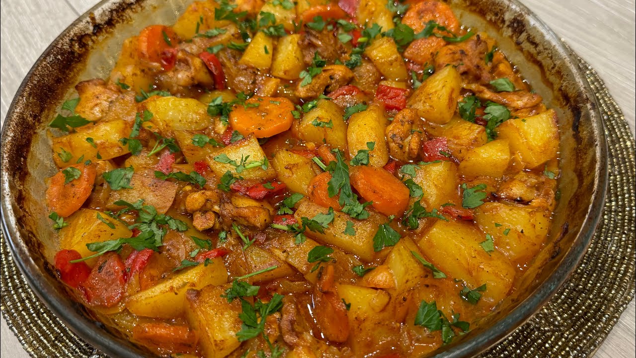 DREKA PERFEKTE😋: Tavë me mish pule dhe perime! Recetë e shijshme dhe e shëndetshme.✅