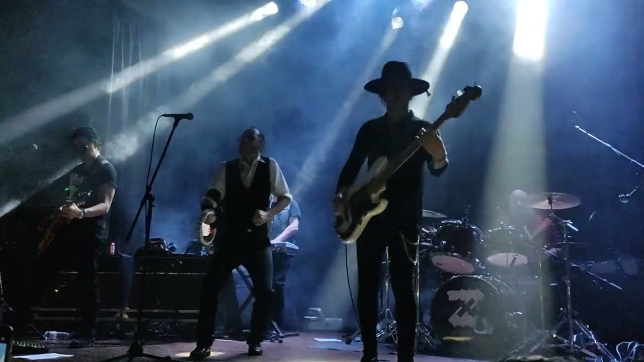 Zapato 3 - Vampiro / Amor de hierro / Pantaletas negras
