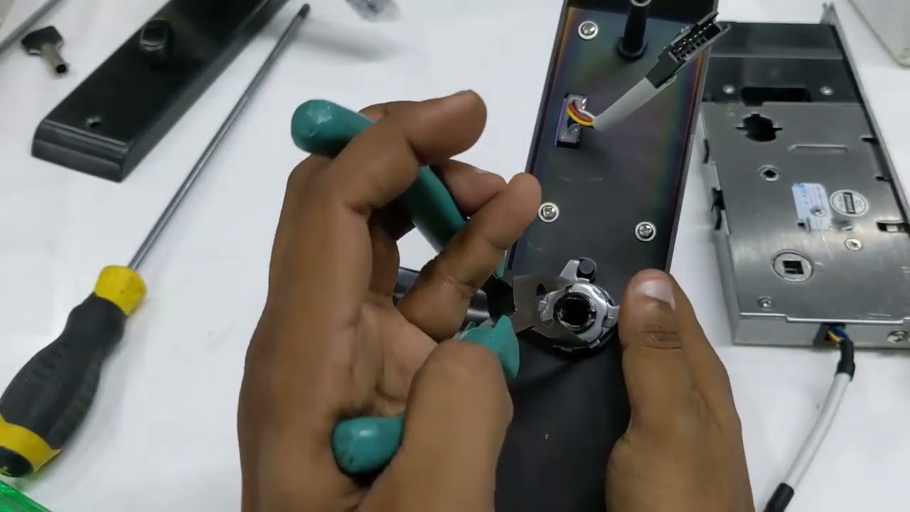 dolphy door lock handle direction change with Latch mechanisum change