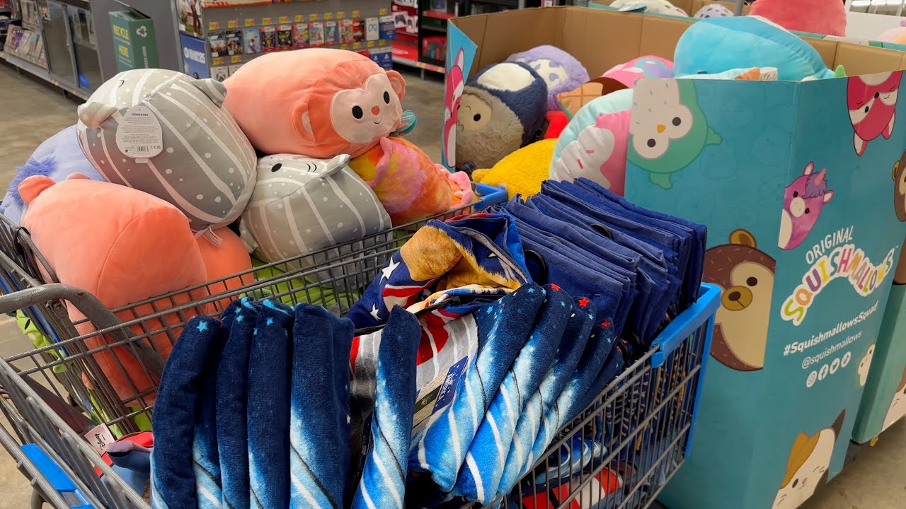 RUN THESE ARE 90% OFF AT WALMART RIGHT NOW 90% OFF SQUISHMALLOWS AND TOWELS LILO & STITCH HIDDEN
