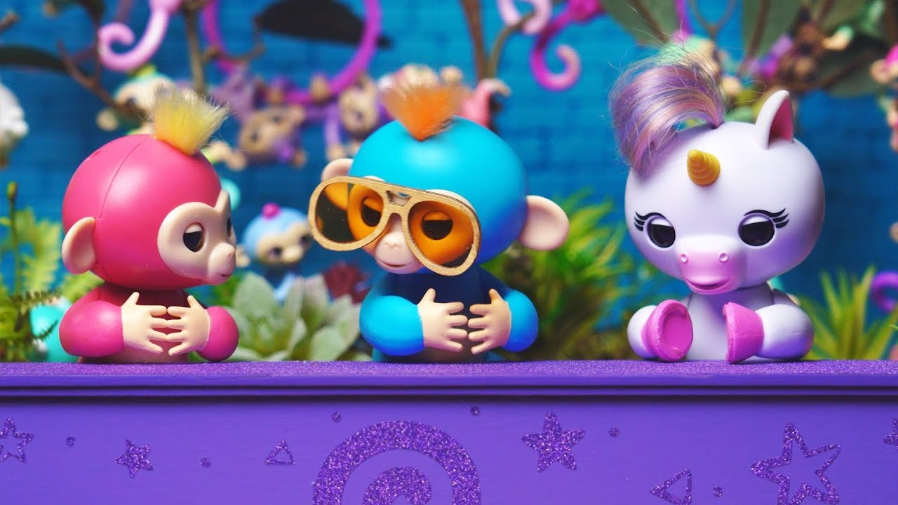 The Fingerlings Show | The Judges Pick New Fingerlings Toys | Toy Play