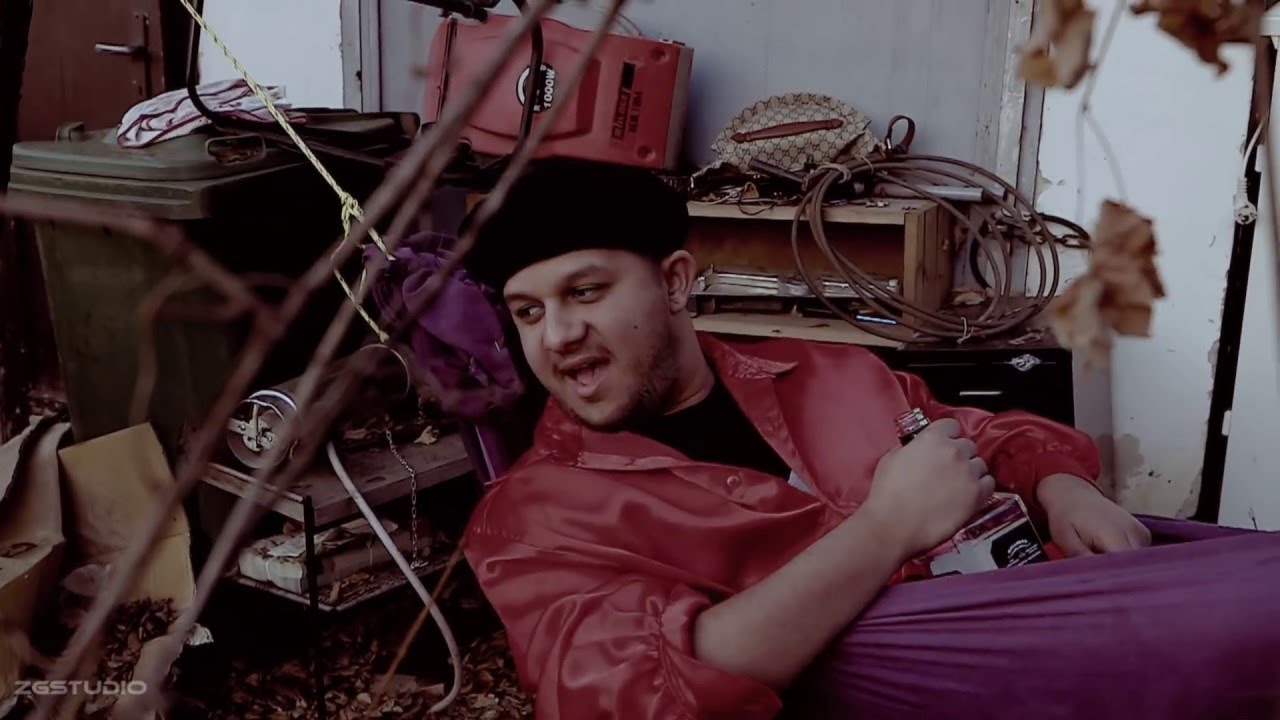 Gipsy  Parody Zsa Bandi- Mikor  a csal&aacute;di k&eacute;sik...Official ZGStudio video