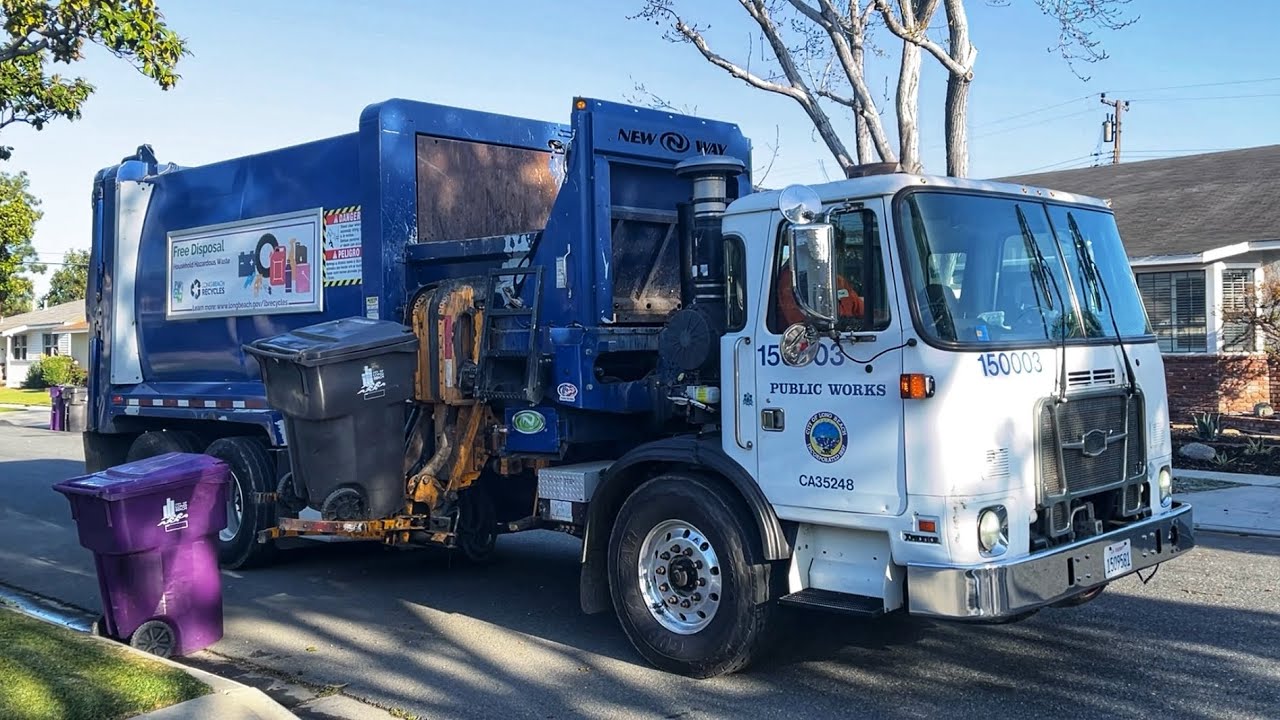 Long Beach Autocar New Way Sidewinder Garbage Truck 150003 Collecting Trash