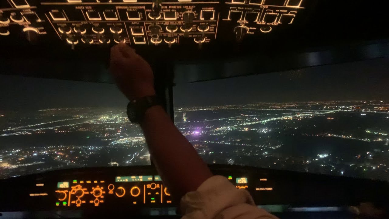 اجمل هبوط في مطار القاهره الدولي ليلا