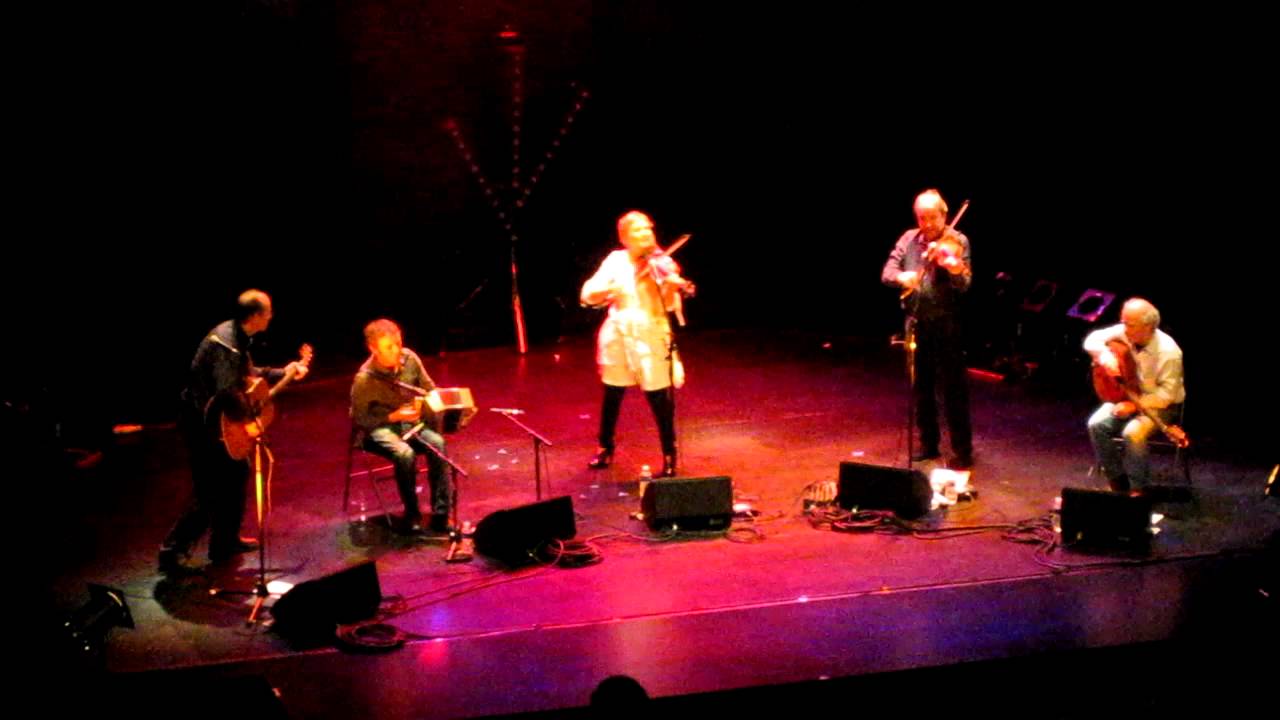 Altan 2012-05-15 Lyon 15 An Ghealóg (2012) / 16 Drowsy Maggie (1992) 11.28
